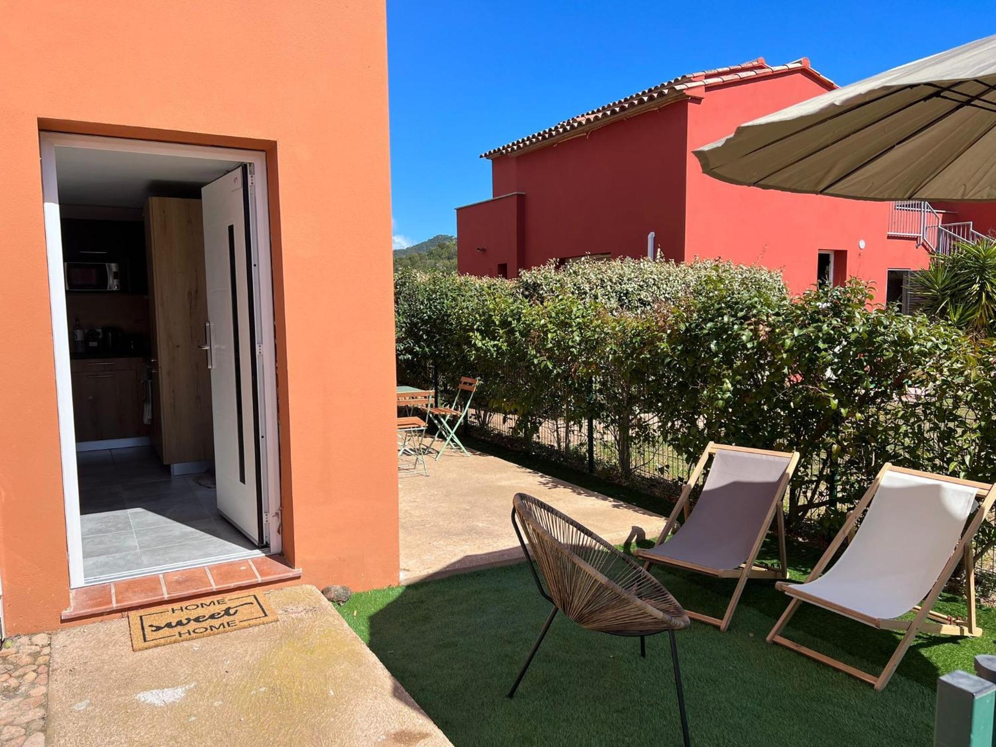 Residence Hoteliere Les Hameaux De Saint Cyprien Appartement 35 M2 1 Chambre Lecci Esterno foto