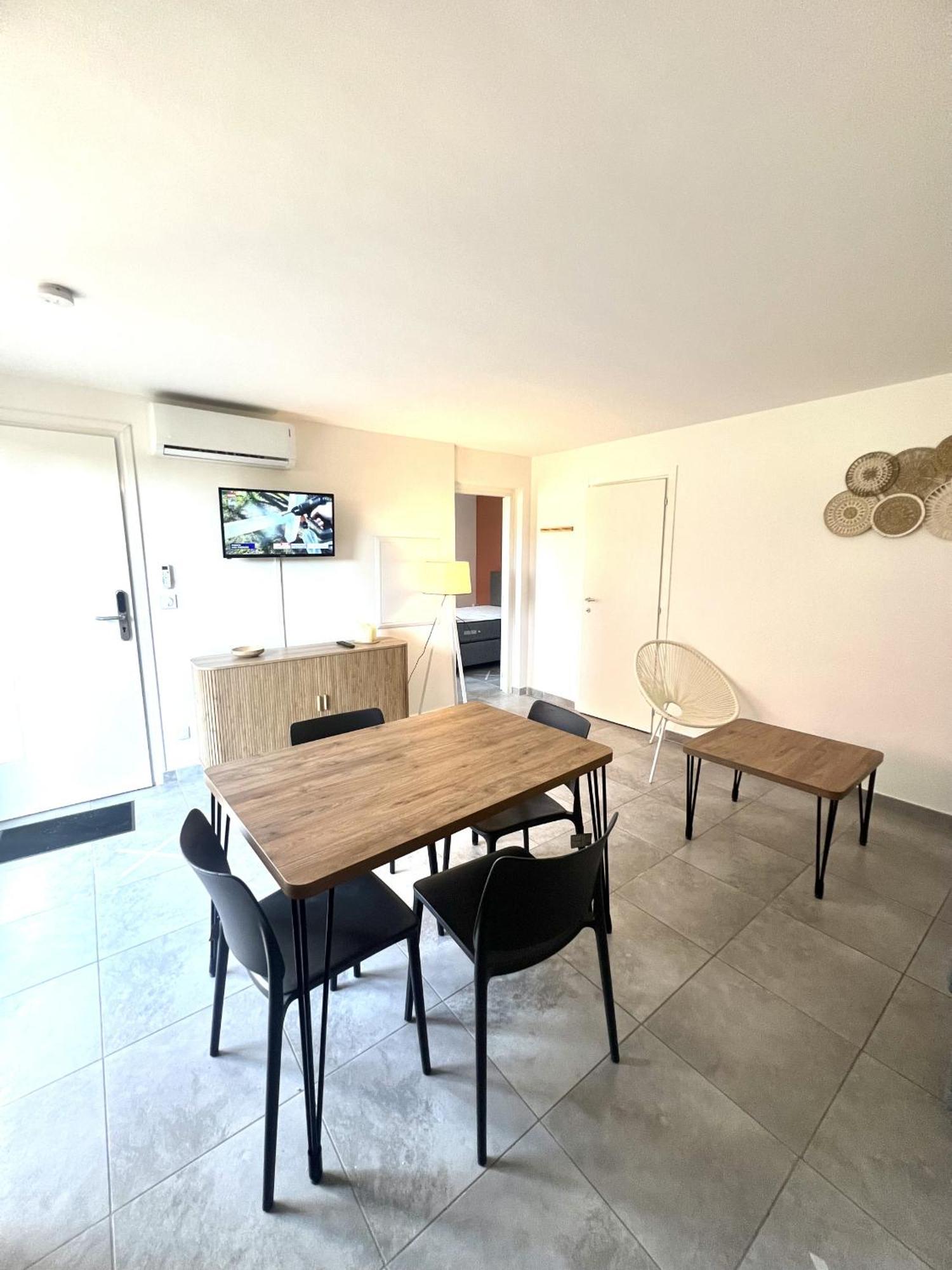 Residence Hoteliere Les Hameaux De Saint Cyprien Appartement 35 M2 1 Chambre Lecci Esterno foto
