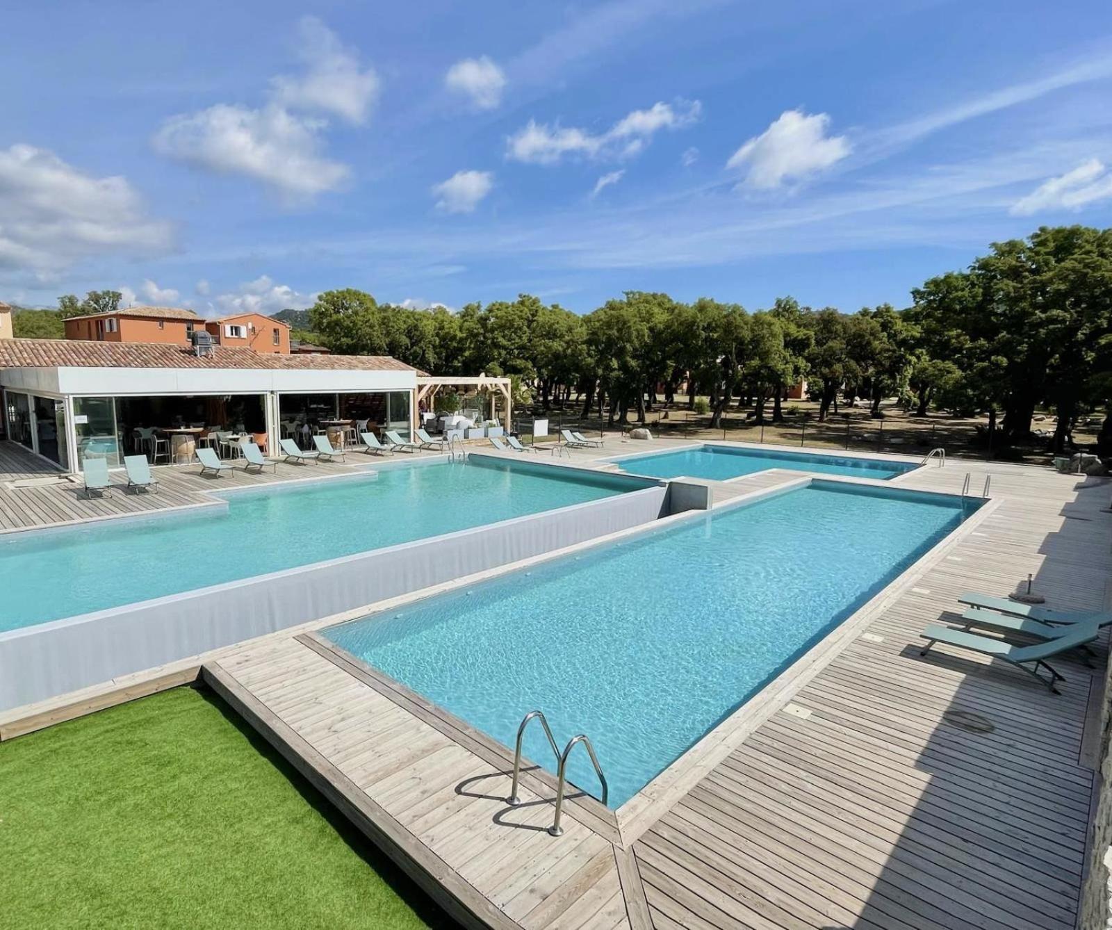 Residence Hoteliere Les Hameaux De Saint Cyprien Appartement 35 M2 1 Chambre Lecci Esterno foto